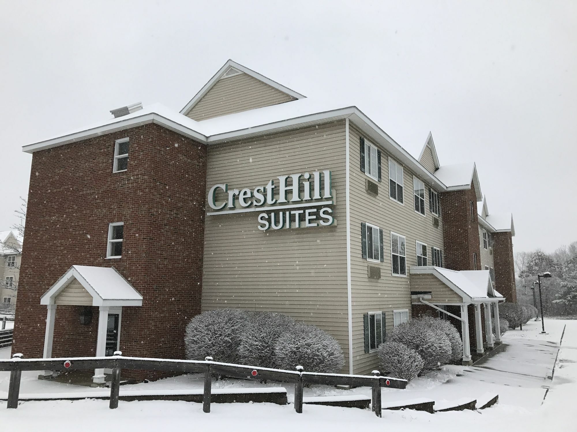 Cresthill Suites Suny University Олбани Экстерьер фото